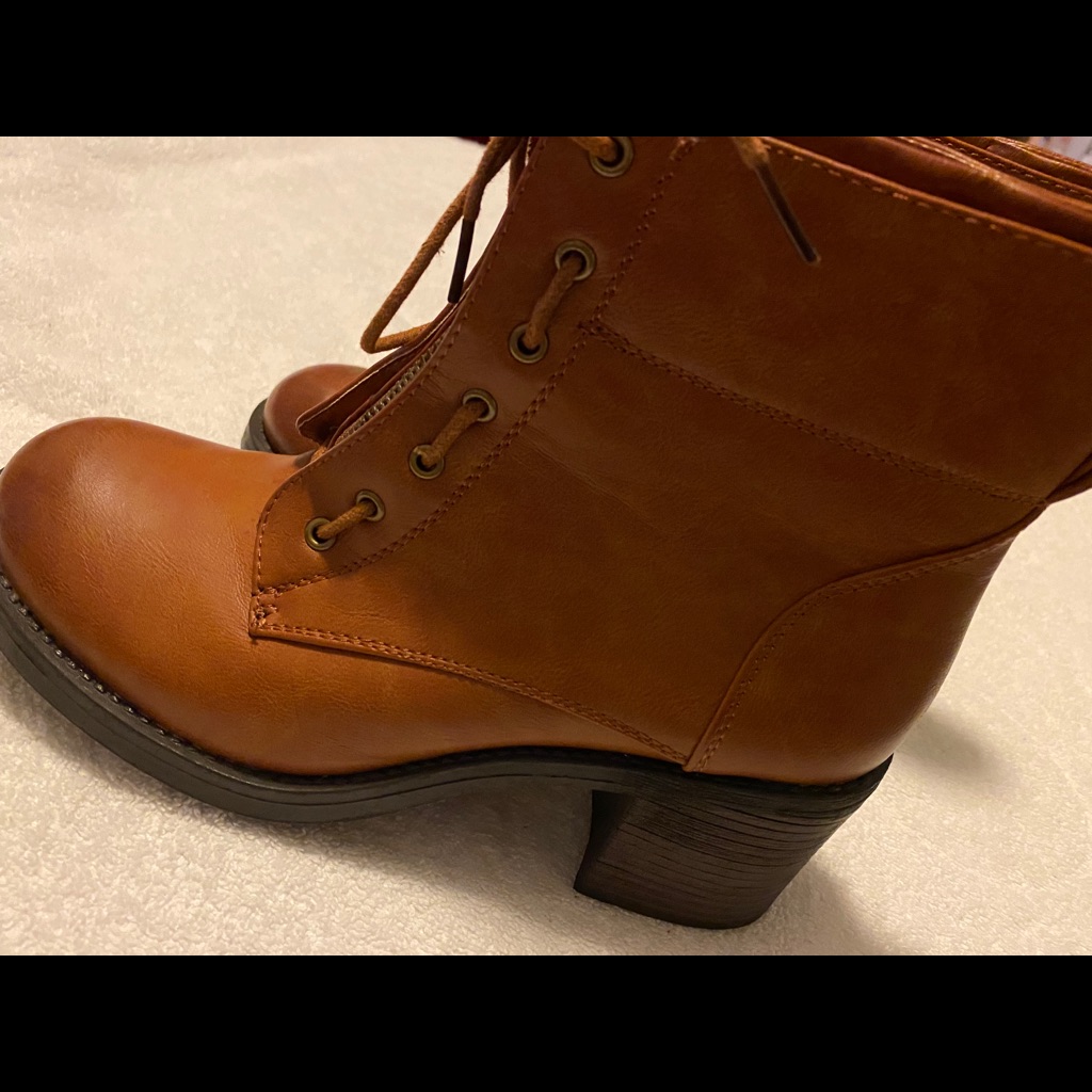 Brand New Super Stylish Boots  By Seven  Box 51